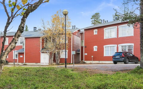 Moitakuru A14: Wohngebiet, Nachbarschaft, Zuhause, Haus, Menschliche Siedlung, Vorort, Estate, Garten, Auffahrt, Einfrieren