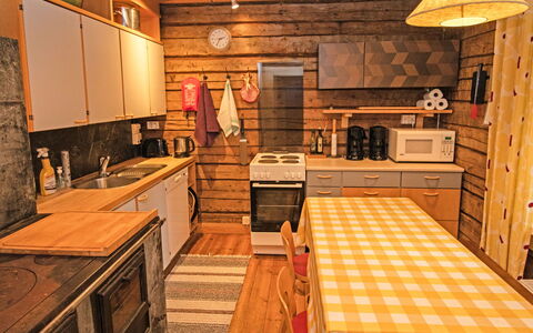 Villa Pettu: Baum, Holz, Hütte, Haus, Dach, Zuhause, Grundstueck, Ländliches Gebiet, Abstellgleis