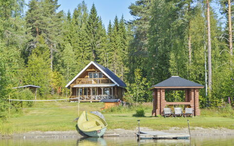 Rinnepelto: Holz, Hütte, Blockhaus, Wald, Schuppen, Gartenbauten, Lärche, Wald, Holzbeize