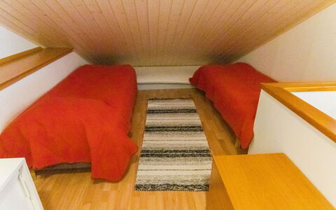 Tahko Ski Koivulantie: Flooring, Fussboden, Holz, Interior Design, Decke, Zimmer, Schlafzimmer, Bett, Möbel, Dachboden