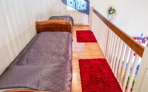 Point Vale 4 As 3: Möbel, Interior Design, Flooring, Fussboden, Tabelle, Decke, Küche & Esszimmer Tisch, Beleuchtung, Stuhl, Zuhause