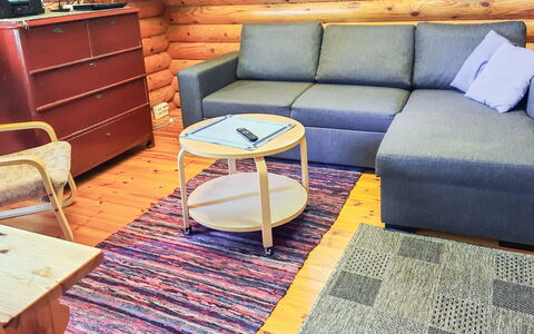 Kettupirtti: Möbel, Flooring, Holz, Fussboden, Holzboden, Wohnzimmer, Holzbeize, Couch, Hartholz, Stuhl