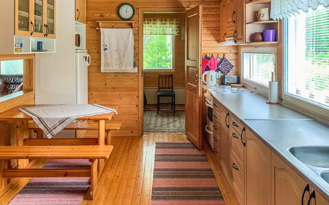Majavanpesä: Holz, Interior Design, Flooring, Möbel, Fussboden, Küche, Countertop, Cabinetry, Zimmer, Holzbeize