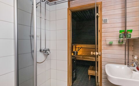 Kuusirinne: Holz, Hütte, Blockhaus, Wald, Schuppen, Gartenbauten, Lärche, Wald, Holzbeize
