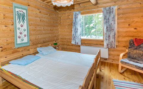Hevonkuusi: Holz, Hütte, Zuhause, Decke, Holzbeize, Blockhaus, Hartholz, Planke, Schlafzimmer, Bett