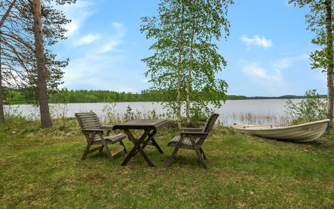 Aurinkoranta: Holz, Hütte, Blockhaus, Wald, Schuppen, Gartenbauten, Lärche, Wald, Holzbeize