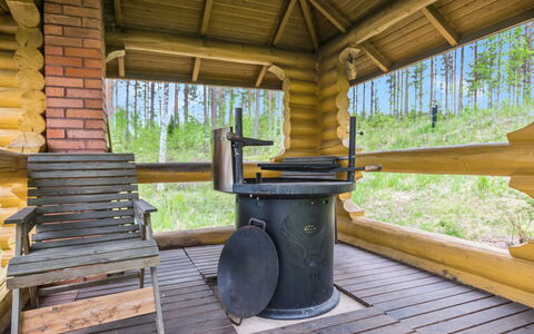 Aurinkoranta: Holz, Hütte, Blockhaus, Wald, Schuppen, Gartenbauten, Lärche, Wald, Holzbeize