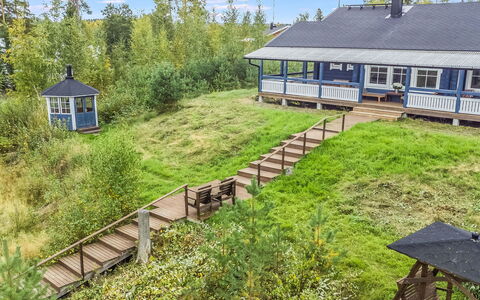 Kanervarinne: Holz, Hütte, Blockhaus, Wald, Schuppen, Gartenbauten, Lärche, Wald, Holzbeize