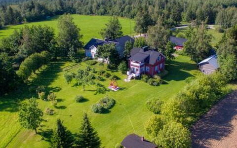 Vaaran Loma-Asunto: Holz, Hütte, Blockhaus, Wald, Schuppen, Gartenbauten, Lärche, Wald, Holzbeize
