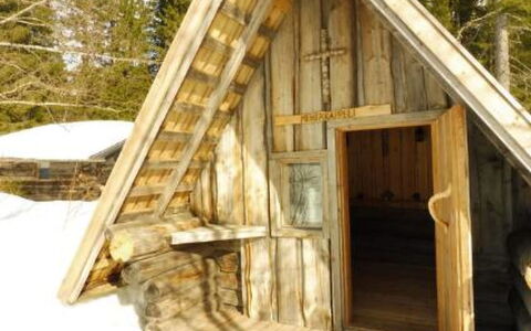 Vaaran Loma-Asunto: Holz, Hütte, Blockhaus, Wald, Schuppen, Gartenbauten, Lärche, Wald, Holzbeize