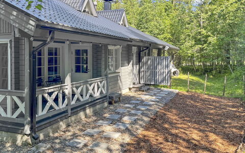 Sini 2B: Holz, Hütte, Blockhaus, Wald, Schuppen, Gartenbauten, Lärche, Wald, Holzbeize