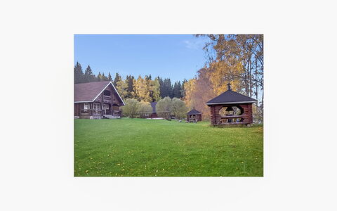 Karhunluola: Gras, Haus, Hütte, Grundstueck, Zuhause, Estate, Rasen, Abstellgleis, Bauernhaus, Veranda