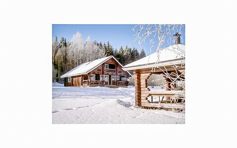 Karhunluola: Gras, Haus, Hütte, Grundstueck, Zuhause, Estate, Rasen, Abstellgleis, Bauernhaus, Veranda