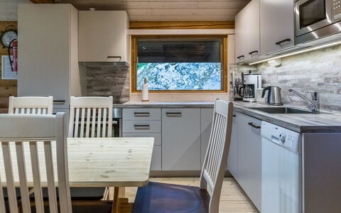 Vekurinveranta: Interior Design, Küche, Flooring, Holz, Decke, Countertop, Möbel, Fussboden, Zimmer, Major Appliance
