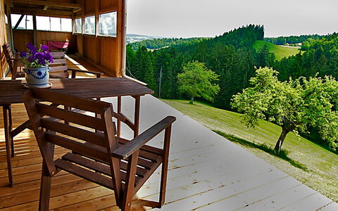 Egggraben: Eigentum, Deck, Natürliche Landschaft, Möbel, Tabelle, Haus, Zimmer, Zuhause, Baum, Holz