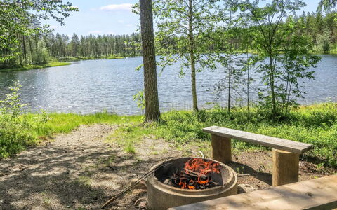 Karpalo: Wasserweg, Bank, Wasserlauf, See, Hütte, Wald, Kanal, Reservoir, Blockhaus