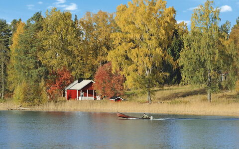 Syvälahti: Wasser, Himmel, Wasservorräte, Pflanze, Azurblau, Natürliche Landschaft, Baum, Strand, Küsten Und Ozeanische Forms, See
