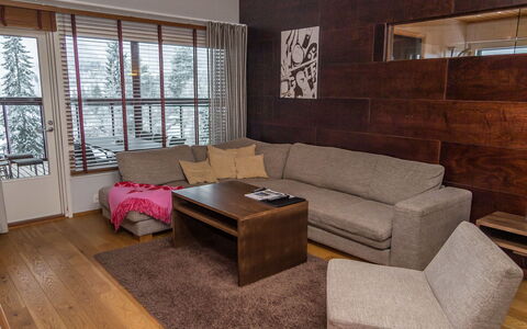 Tahko Spa Suites Orange a 9: Gras, Haus, Hütte, Grundstueck, Zuhause, Estate, Rasen, Abstellgleis, Bauernhaus, Veranda