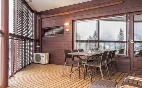 Tahko Spa Suites Orange a 9: Gras, Haus, Hütte, Grundstueck, Zuhause, Estate, Rasen, Abstellgleis, Bauernhaus, Veranda