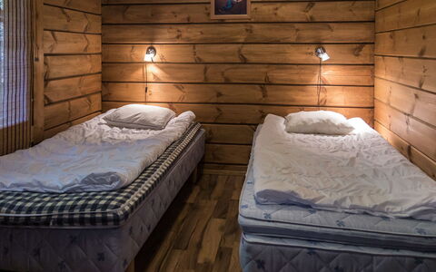 Tahkonbalju: Holz, Fussboden, Interior Design, Flooring, Möbel, Schlafzimmer, Bett, Decke, Bettdecke, Zimmer