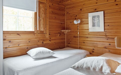 Lahdenpohja, Vaikon Loma 7: Holz, Decke, Interior Design, Flooring, Fussboden, Schlafzimmer, Bett, Zuhause, Möbel, Zimmer