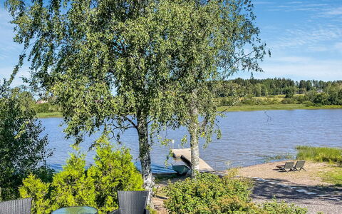Peltosirkku: Wasser, Grün, Bank, See, Reservoir, Garten, Gartenmöbel