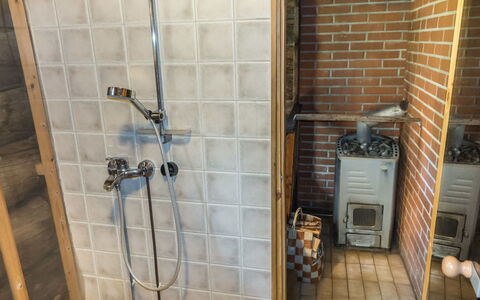 Ukkohermanni: Holz, Flooring, Fussboden, Zimmer, Installation, Fliese, Holzbeize, Armatur, Hartholz