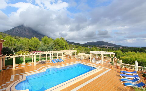 Villa Orquideas: Schwimmbad, Eigentum, Resort, Grundeigentum, Freizeit, Urlaub, Gebäude, Haus, Estate, Himmel