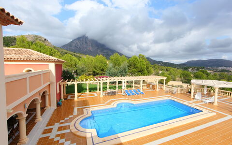 Villa Orquideas: Himmel, Wolke, Wasser, Eigentum, Gebäude, Schwimmbad, Natur, Azurblau, Baum, Gewässer