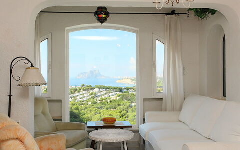 El Nido de Luisa: Zimmer, Wohnzimmer, Möbel, Eigentum, Interior Design, Couch, Wand, Gebäude, Decke, Fenster