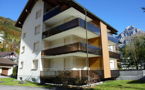Blumenweg 6: Zuhause, Wohnung, Balkon, Abstellgleis, Daylighting