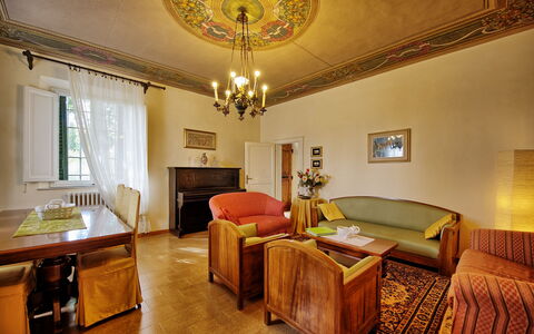 Villa Buonaparte: Zimmer, Möbel, Eigentum, Interior Design, Gebäude, Decke, Suite, Haus, Grundeigentum, Fussboden