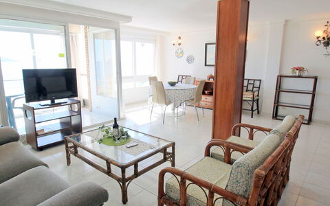 Turia Playa: Zimmer, Eigentum, Möbel, Wohnzimmer, Interior Design, Gebäude, Haus, Grundeigentum, Tabelle, Suite