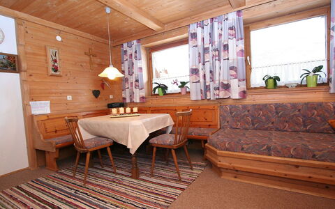 Aschau im Zillertal 320: Zimmer, Eigentum, Möbel, Gebäude, Interior Design, Haus, Grundeigentum, Fussboden, Tabelle, Decke