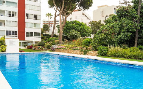 San Francisco: Schwimmbad, Eigentum, Grundeigentum, Gebäude, Freizeit, Haus, Wasser, Resort, Urlaub, Wohnung