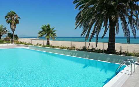 Marenia: Schwimmbad, Eigentum, Urlaub, Resort, Azurblau, Baum, Palme, Freizeit, Wasser, Grundeigentum
