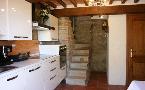 La Casina del Bosco: Countertop, Zimmer, Eigentum, Gebäude, Möbel, Küche, Cabinetry, Haus, Fussboden, Interior Design