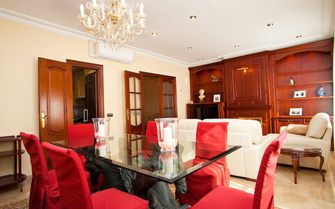 Pg Gracia - Valencia: Zimmer, Eigentum, Interior Design, Möbel, Esszimmer, Gebäude, Wohnzimmer, Tabelle, Decke, Grundeigentum