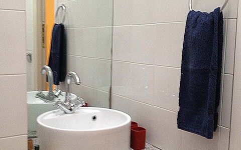 Casa Dei Lentischi: Badezimmer, Wand, Armatur, Flooring, Fussboden, Interior Design, Bad Sink, Installation, Sinken, Fliese
