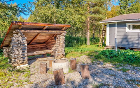 Mukan Maja: Holz, Schuppen, Blockhaus, Grundstueck, Ländliches Gebiet, Gartenbauten, Hütte, Hütte, Kofferraum, Wald