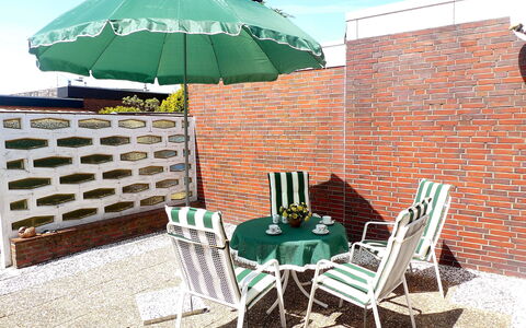 Sonnenschein: Regenschirm, Eigentum, Möbel, Tabelle, Grundeigentum, Backstein, Gebäude, Mode-Accessoire, Zimmer, Terrasse