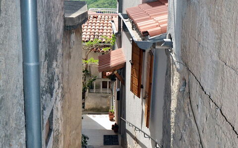 Kristijan: Gasse, \Stadt, Strasse, Nachbarschaft, Wand, Gebäude, Haus, Infrastruktur, Strasse, Die Architektur