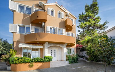 Brodarica Žaborić 104