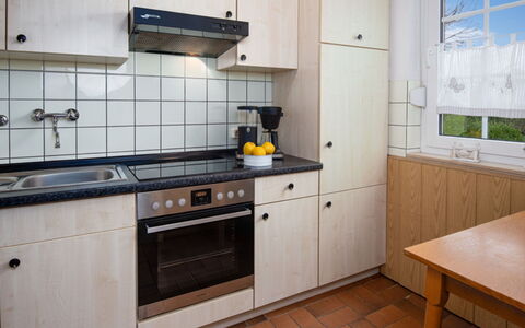 Gila: Küche, Küchengerät, Countertop, Major Appliance, Spüle, Cabinetry, Flooring, Herd, Sinken, Armatur