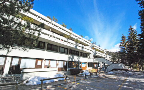 Canazei 200: Himmel, Gebäude, Wolke, Baum, Schatten, Haus, Holz, Fassade, Landschaft, Dach