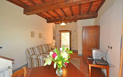 Civetta 7: Zimmer, Eigentum, Gebäude, Möbel, Haus, Decke, Esszimmer, Hartholz, Interior Design, Tabelle