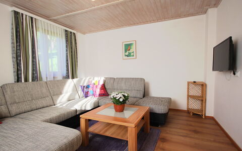 Sonnhaus: Zimmer, Eigentum, Möbel, Interior Design, Gebäude, Wohnzimmer, Haus, Tabelle, Grundeigentum, Fussboden
