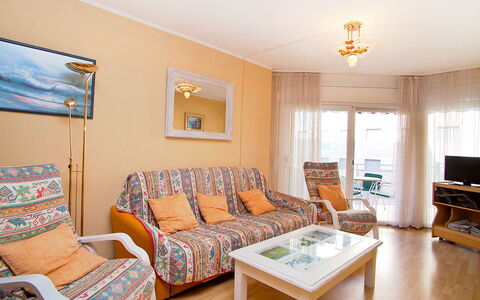 Edificio Blanqueries: Couch, Möbel, Bilderrahmen, Eigentum, Tabelle, Azurblau, Komfort, Wohnzimmer, Interior Design, Holz