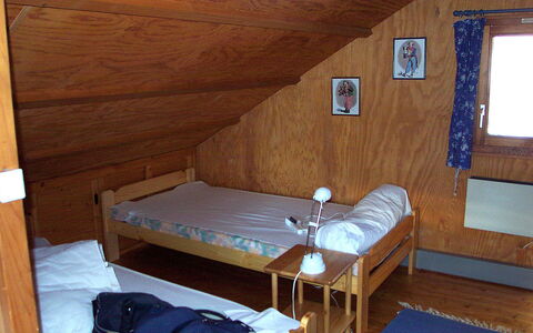 Gerbepal: Zimmer, Bett, Möbel, Blockhaus, Kabine, Schlafzimmer, Dachboden, Holz, Gebäude, Hartholz