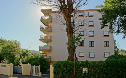 Les Sables: Wohngebiet, Eigentum, Die Architektur, Haus, Gebäude, Wohnung, Nachbarschaft, Grundeigentum, Baum, Eigentumswohnung